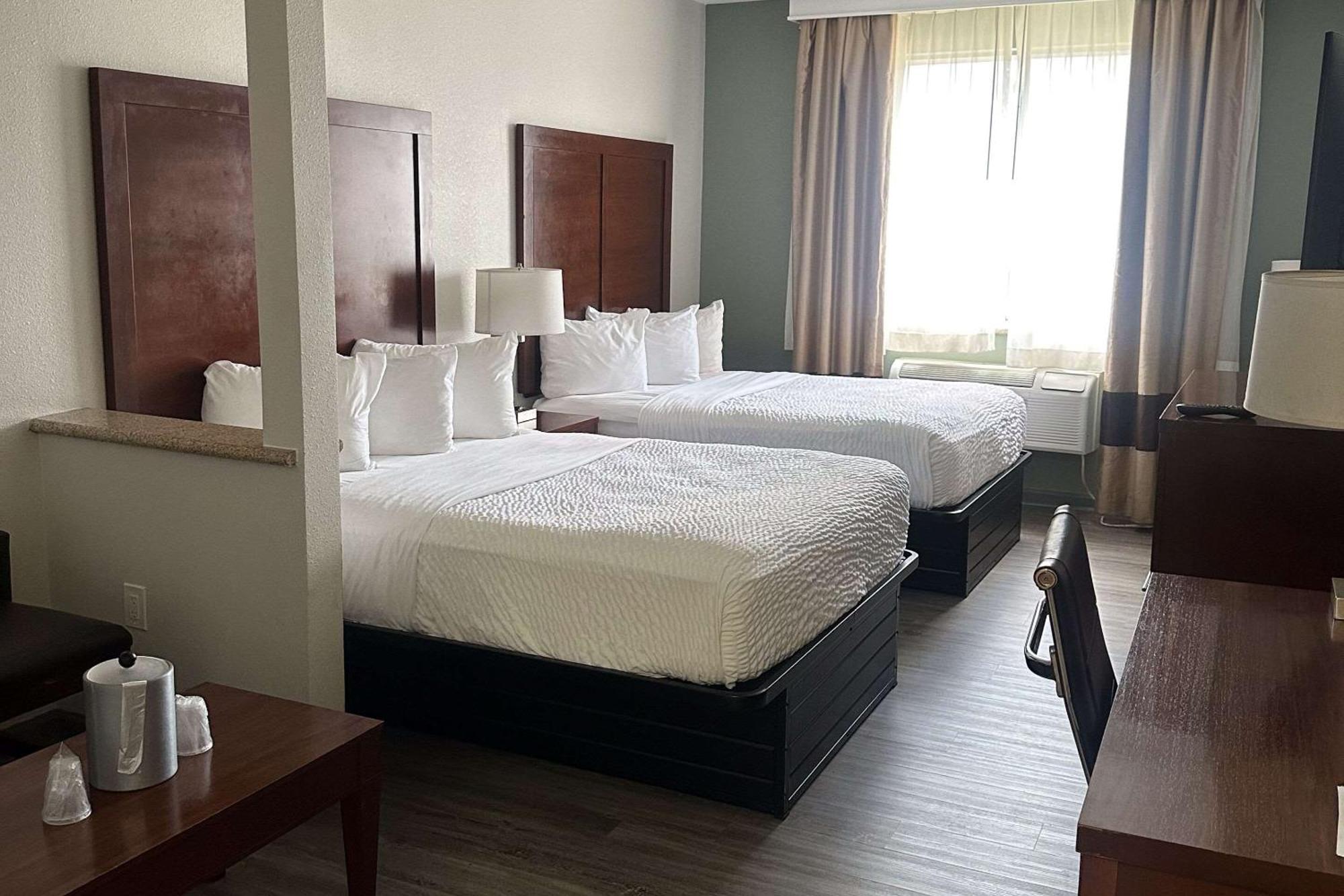 Quality Suites Waldorf Exteriör bild